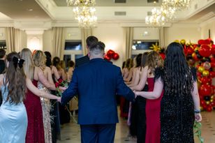 Afera tuż przed studniówką. Matka zabrała 14 tys. zł i zniknęła