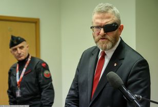 Zmiana w sondażach: ugrupowanie Brauna przed Konfederacją