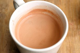 Wiele osób pije ten napój co rano. Pobudza łagodniej niż kawa i rozkręca mózg na cały dzień