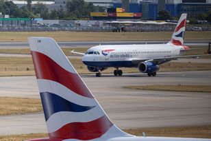 Załoga zatruta żelkami? Pilnie szukają pasażera samolotu