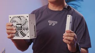 Thermaltake Dockpower FI dzieli zasilacz na dwie części dla łatwiejszego składania PC