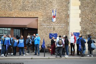Wielki protest przed więzieniami we Francji. Strażnicy blokują wejść