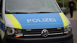 Tragiczne doniesienia z Austrii. W ścianie domu znaleziono ciało