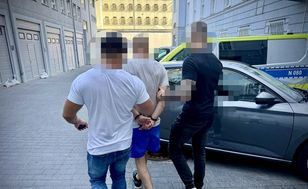 Stole alcohol, hit the security guard. 35-year-old in custody