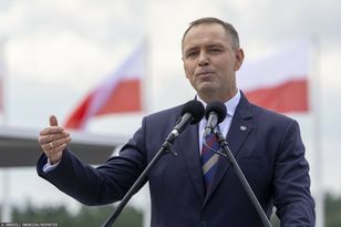 Nawrocki uderza w "antyamerykańską narrację". Wskazał dwóch polityków