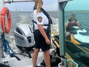 Skuter wodny rozbił się o falochron. Akcja służb w Gdańsku