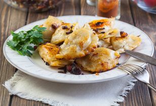 Pierogi (nie)ruskie zawsze stawiam na świątecznym stole. Idealne dla tych, którzy nie jedzą nabiału