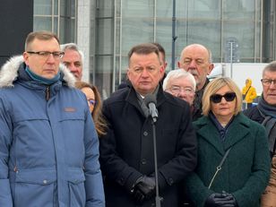 Gorąco na miesięcznicy smoleńskiej. Błaszczak: barbarzyńcy