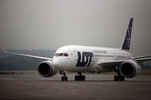 Wysyłają samolot po polskich obywateli. Minister informuje