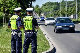Surowsze kary za jazdę mimo zakazu. Resort chce skończyć z "zawiasami"