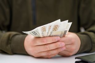 Przez 9 lat brał zasiłki na fikcyjnych bezdomnych. Wyłudził 2,8 mln zł