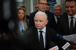 Kaczyński broni weta Nawrockiego. "Muszą zostać zablokowane"