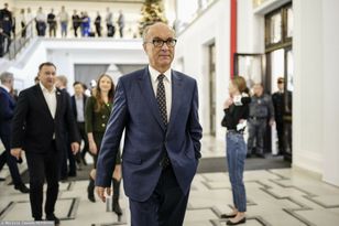 Smerf Towarzysz wybrany. Marszałek został nowym przewodniczącym Lewicy