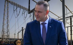 Kalkulator Nawrockiego. Podliczy prąd czy rząd?