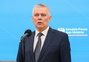 Opozycja oskarża rząd. Siemoniak: Szuka dziury w całym