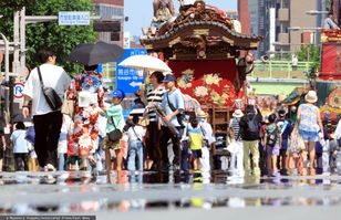Japan records first-ever official "brutally hot days" as temperatures top 40°C