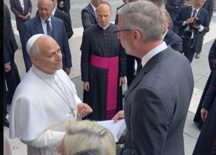 Przyjechał oddać papieżowi pieniądze.  Kwota? Śmiechu warta