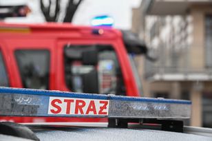 Kłęby dymu pod Warszawą. Zapalił się zbiornik z paliwem