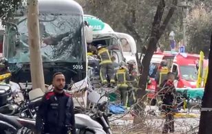 Zderzenie autokarów w Barcelonie. Dziesiątki rannych