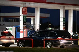 Kolejki na stacjach benzynowych. Przy granicy wiele aut z Niemiec