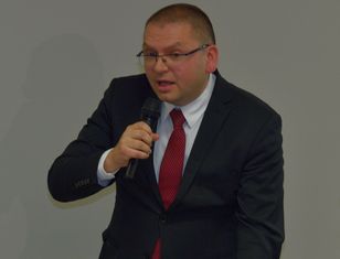 Podarł uchwałę. SN zdecydował ws. immunitetu sędziego Nawackiego