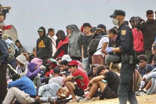 Maroko przyznaje: celowo przepuściliśmy migrantów do Ceuty
