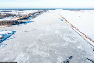 Zamarznięta Wisła. Wypłyną lodołamacze
