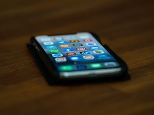 Dlaczego Twój telefon zwalnia? 5 prostych kroków, by przyspieszyć działanie telefona