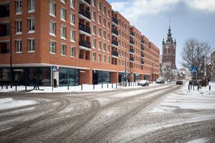 Pomorskie: drogi przejezdne, lokalnie błoto pośniegowe. Zderzenie czterech aut na DK20