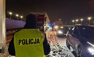 Kryzys na S7. Drogowcy mówią o 19 godzinach