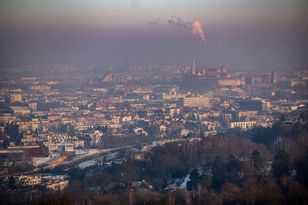 "Unikaj aktywności na zewnątrz". Alert RCB w dziewięciu województwach