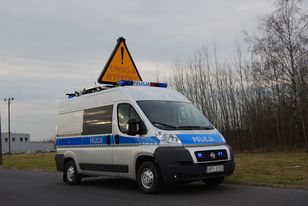Tragiczny wypadek w Sączowie: 22-latek zginął, dwie osoby ranne