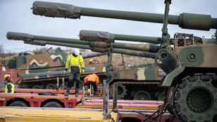 Sąsiad Rosji odebrał dostawę. Zbroi się w artylerię jak może