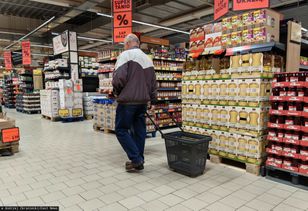 Podstawowe produkty w sklepach drożeją. Oto lider podwyżek