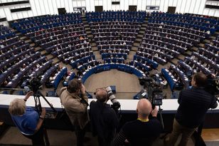 Spór o Grenlandię wyciszony. PE o powrocie do umowy handlowej z USA