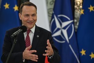 Sikorski rozmawiał z przyszłą minister na Węgrzech. Zaprosił ją do Polski