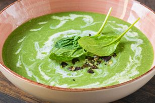 Większość je na kanapce albo w sałatce. Ja robię z niej przepyszną zupę krem