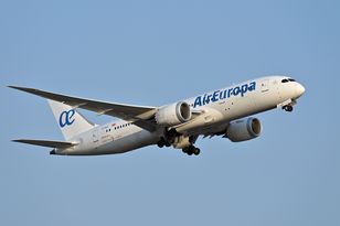Airbus and Dreamliner narrowly avoid mid-air collision near Canary Islands