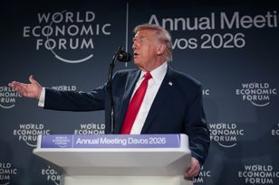 Trump przekręca historię. Twierdzi, iż USA "oddały" Grenlandię