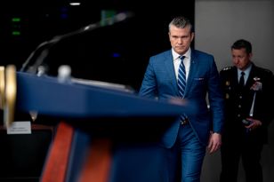 Czarne chmury nad sekretarzem. Demokraci chcą impeachmentu Hegsetha