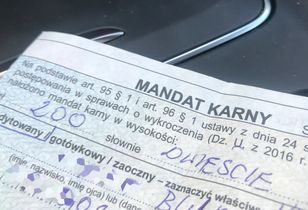 Aplikacja obniżająca mandat? CERT Orange ostrzega: to oszustwo