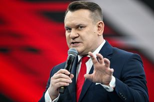 Sześć nieruchomości, BMW i kredyt w euro. Tak wygląda majątek Dominika Tarczyńskiego