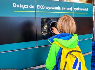 Recyklomat się buntuje? Może chodzić o nakrętkę butelki