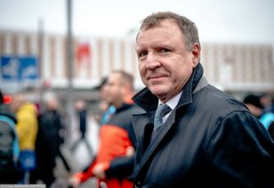 Napięcia wokół Jacka Kurskiego w PiS – co to oznacza dla wyborców?