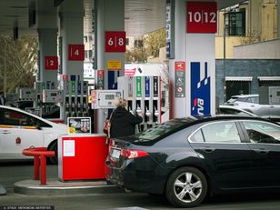 Nocna zmiana na stacjach paliw. Takie są ceny po wprowadzeniu limitów