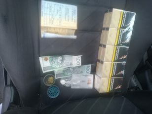 Policja zatrzymała dilera z blisko pół kilograma mefedronu i marihuany pod Radomiem