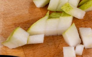 Pears: nutritional value, digestive and heart health benefits explained