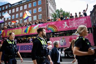 300,000 march at Hamburg Pride, one week after Berlin ISIS attack
