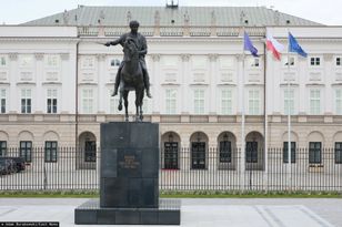 Zarzuty dla trzech osób. Miały powoływać się na wpływy w KPRP