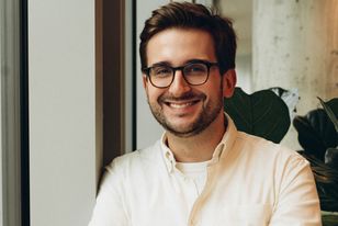 Mateusz Krogulec po 13 latach żegna się z DDOB. Sprzedał udziały